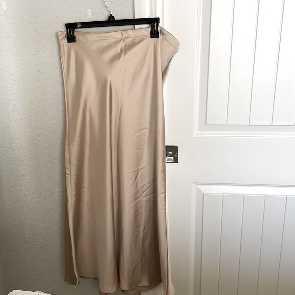 Rachel Zoe champagne slip/midi skirt size L